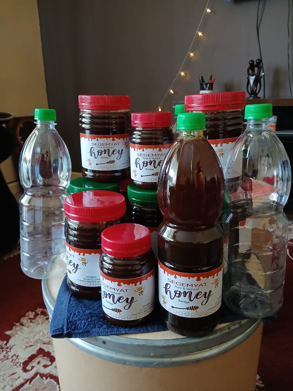 Segemyat honey bottles in packaging